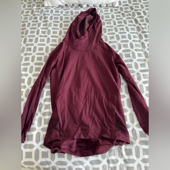 Lululemon hooded shirt - Picture 1 of 3